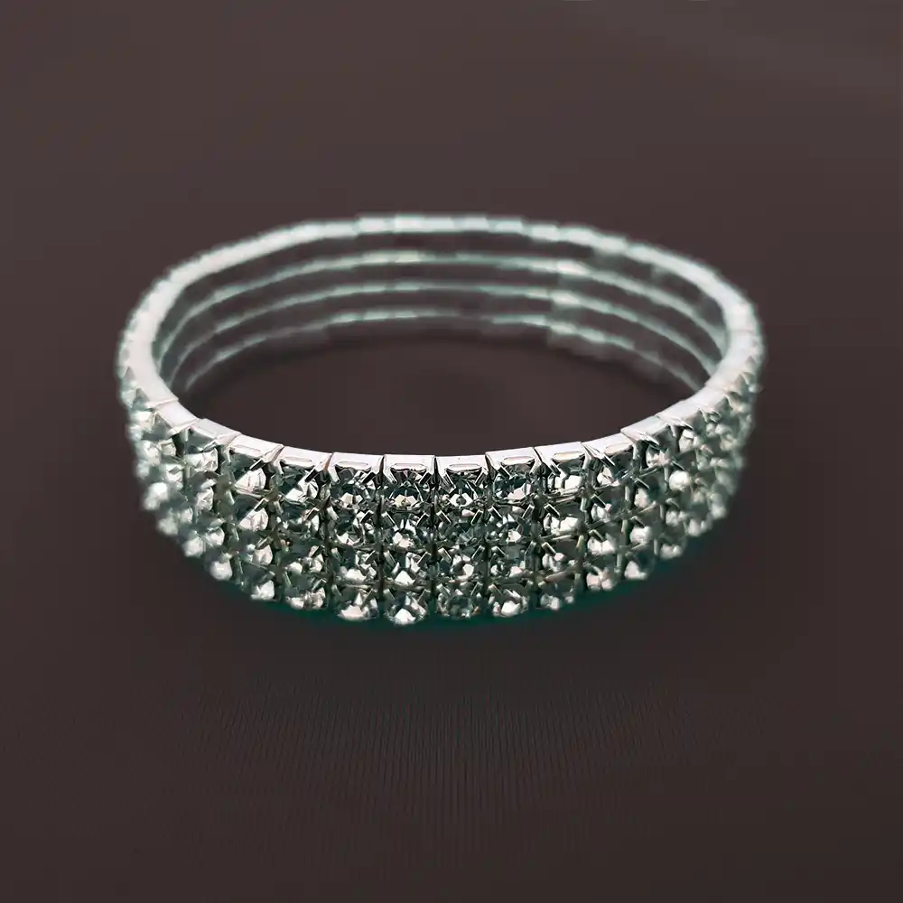4 diamond looped bracelet